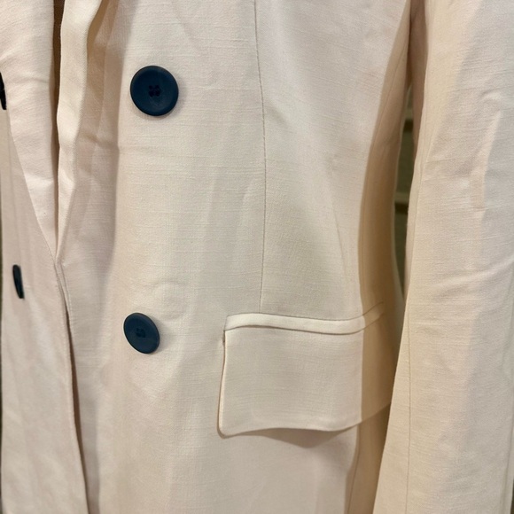 House of Harlow 1960 Women’s Cream Blazer with Black Buttons. Size S - Picture 3 of 6